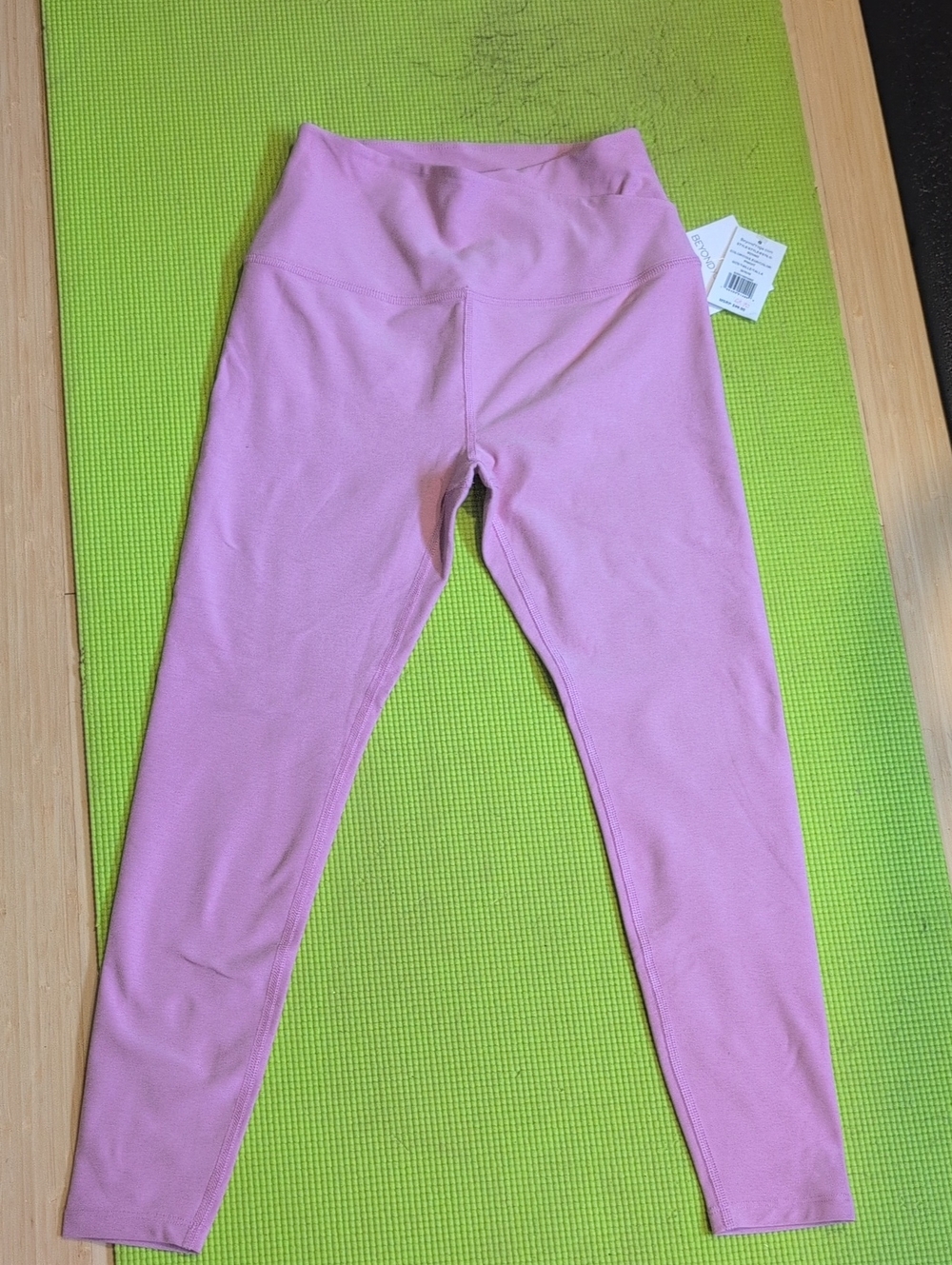 NWT Beyond Yoga Pink Leggings - Picture 2 of 8